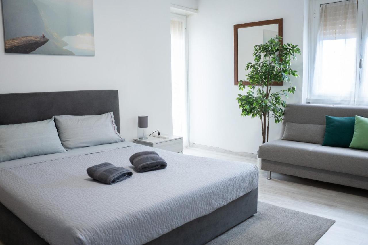 Nonna Pina Guest House Moderno Appartamento Vicino Metro AWifi,Netflix Rom Eksteriør billede