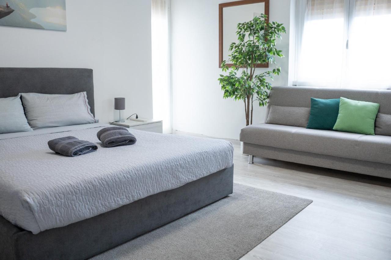 Nonna Pina Guest House Moderno Appartamento Vicino Metro AWifi,Netflix Rom Eksteriør billede